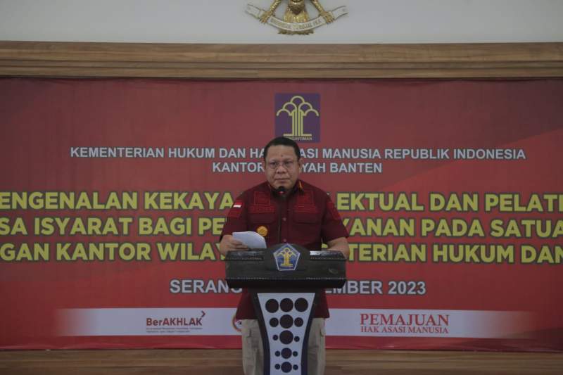 Pelayanan Berbasis HAM, Kemenkumham Banten Latih Bahasa Isyarat Petugas Layanan