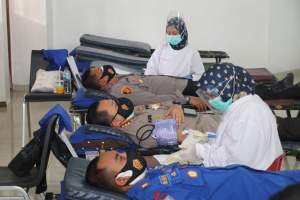 Rayakan Ulang Tahun, Ratusan Anggota Polairud Gelar Donor Darah