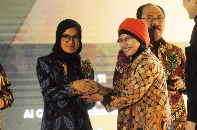 Kabupaten Lebak Terima Penghargaan Kampung Adat Terpopuler Pada Ajang API 2018