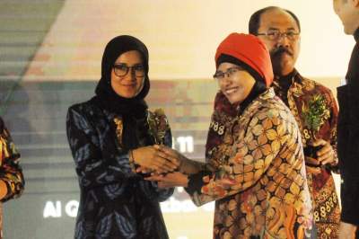 Kabupaten Lebak Terima Penghargaan Kampung Adat Terpopuler Pada Ajang API 2018