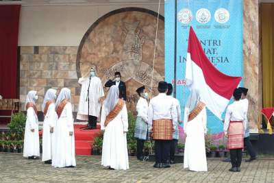 Walikota Tangsel Jadi Pembina Apel Hari Santri