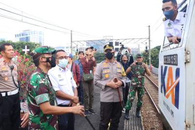 Dandim Dampingi Kapolres Metro Jakarta Pusat Tinjau 2 Stasiun