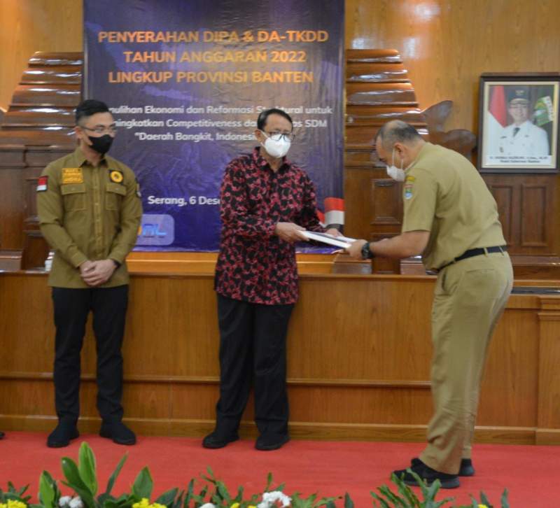 Zaki Terima Petikan DIPA dan TKDD Provinsi Banten