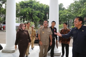 Plt Gubernur Menghadiri Pelantikan LPA Kabupaten/Kota