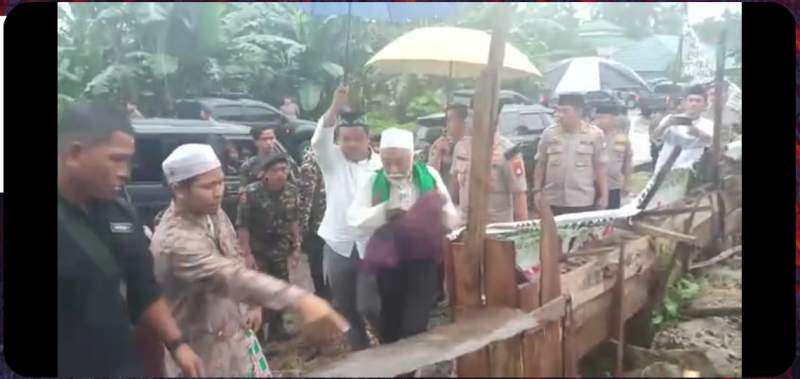 Abuya Muhtadi Doakan Keselamatan Bumi Banten