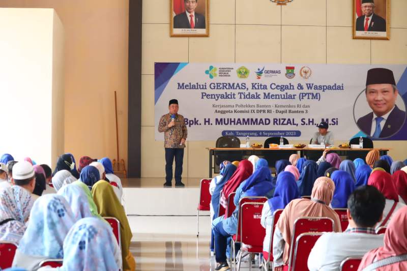Muhammad Rizal DPR RI Bareng Poltekkes Kemenkes Banten Gelar Sosialisasi Germas di Binong