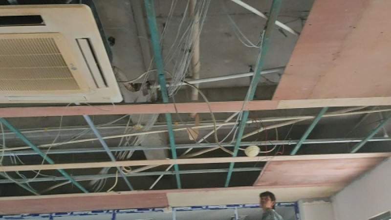 Bahan Material Bekas Dipakai Proyek Rehab Gedung Casip