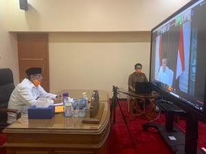 Gubernur WH saat teleconference Rapat Terbatas dengan Wakil Presiden Republik Indonesia KH Ma&#039;ruf Amin, Selasa (7/4/2020).