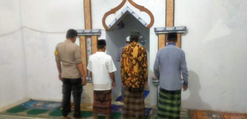 Polsek Kresek Gelar Solat Subuh Keliling