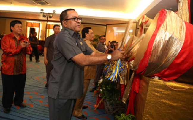 Kepala Bidang Pendidikan Menengah dan Tinggi Disdik Provinsi Banten Isnen