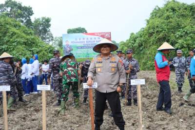Kapolres Tanjungbalai Hadiri Gerakan Penanaman Sorgum Nasional Tahun 2022 TNI Angkatan Laut