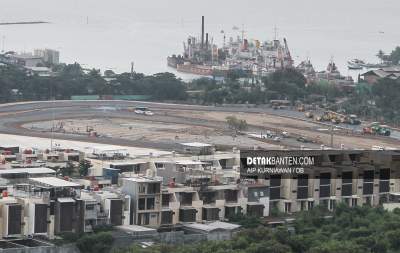 Penampakan progres pembangunan sirkuit Jakarta E-Prix Formula E diambil dari Sky View Deck JIS. (Foto: Aip/Detak)
