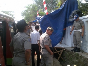 Satpol PP Bongkar Keberadaan Warung Melanggar Perda