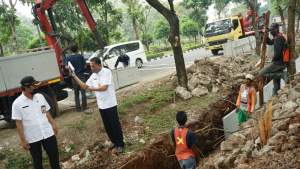 Peduli Pejalan Kaki, Dinas Binamarga Bangun Jalan Pedestarian di  Puspemkab Tigaraksa