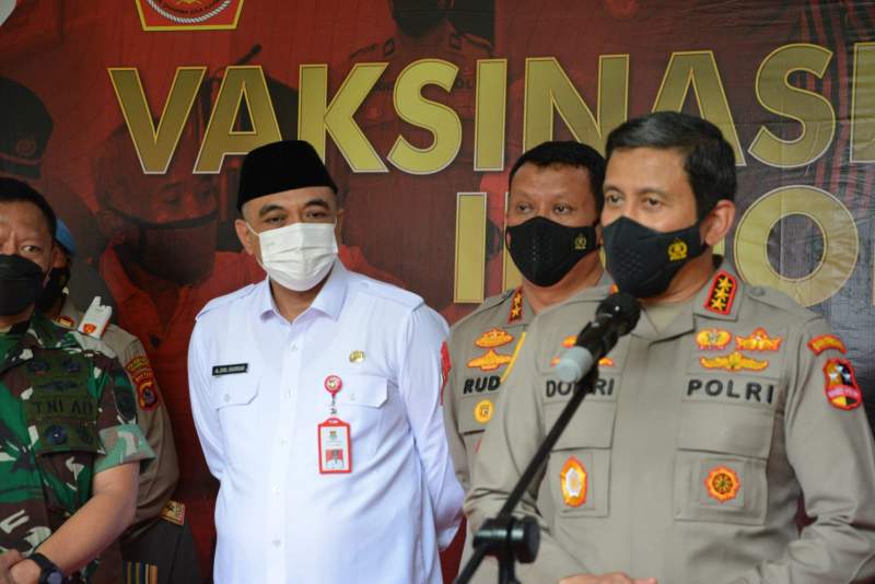 Bupati Dampingi Kabintelkam Mabes Polri Tinjau Pelaksanaan Vaksinasi