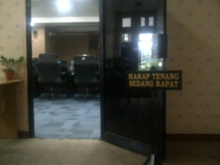 Rapat Ban-Ang Skorsing Lagi