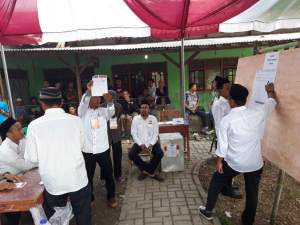 Diulang , Zaki - Mad Romli menang telak di TPS 08 Gunung Kaler