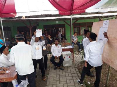 Diulang , Zaki - Mad Romli menang telak di TPS 08 Gunung Kaler