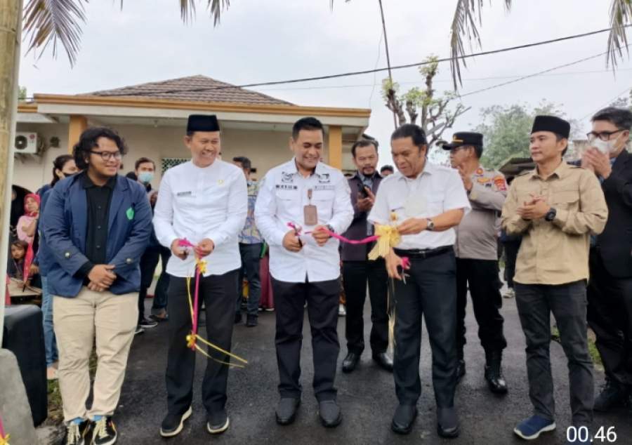 Pj Gubernur Banten Hadiri Peluncuran Kampung Tematik di Carenang