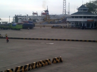 Pelabuhan Merak Lengang