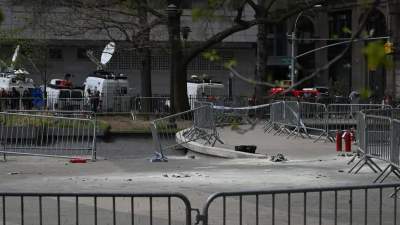 Pria Bakar Diri di Luar Pengadilan Manhattan Saat Persidangan Trump Berlangsung