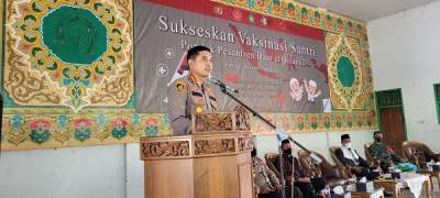 Kapolresta Tangerang Hadiri Vaksinasi di Ponpes Daar el-Qolam