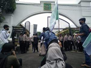 Aksi Depan Kejati Banten, HMI-MPO Untirta Minta Usut Tuntas Kasus Indes