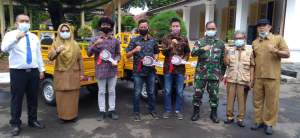 Pulihkan Dampak Covid-19, Disperindag Salurkan Bantuan ke IKM