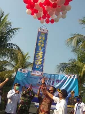 Peringati Hari Anti Narkoba, Wabup Mad Romli Lepas Balon Udara