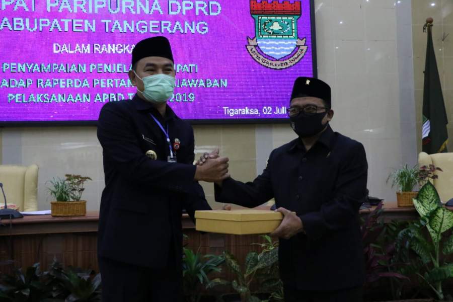 Mad Romli Serahkan LKPJ Tahun 2019 ke Ketua DPRD Kabupaten Tangerang