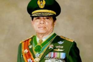 Mantan Menteri Pendayagunaan Aparatur Negara RI tahun 1993-1998, Letjen TNI (Purn) TB Silalahi.
