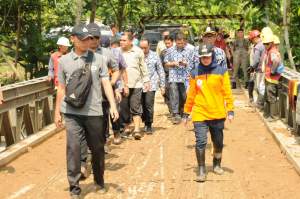 Bupati Tinjau Lokasi Banjir di Kabupaten Lebak