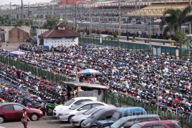 Pengelola Parkir Lima Stasiun KA Tidak Taat Pajak
