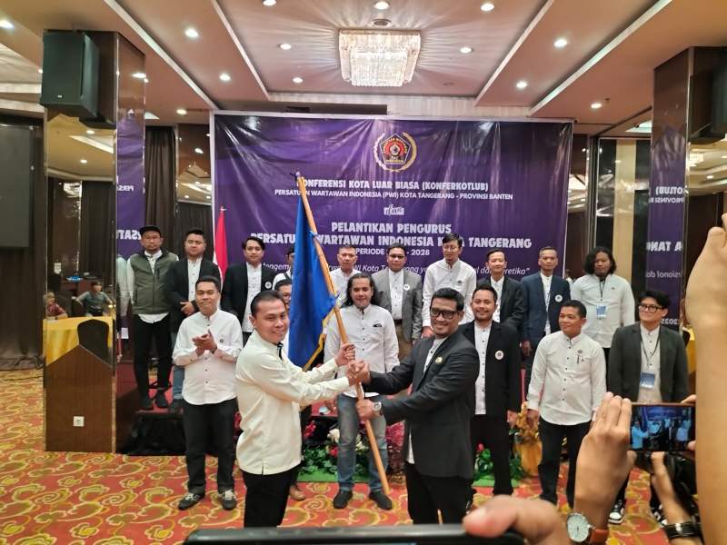 Disaksikan Ketum PWI, Andre 'Blek' Sumanegara Resmi Ketua PWI Kota Tangerang Periode 2025-2028