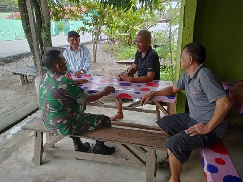 Personil Danramil 10/SK Giat Komsos TMMD di Dua Desa Kecamatan Sei Kepayang