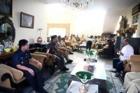 Tampak Walikota Tangerang Arief beserta jajarannya bersilahturahmi disalah satu kediaman mantan walikota tangerang