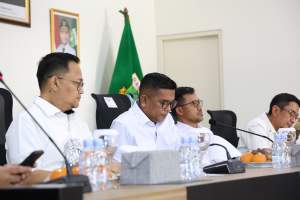 Gubernur Andra Soni Gandeng BPJT dan Operator Tol Tingkatkan Pelayanan Jalan Tol di Banten