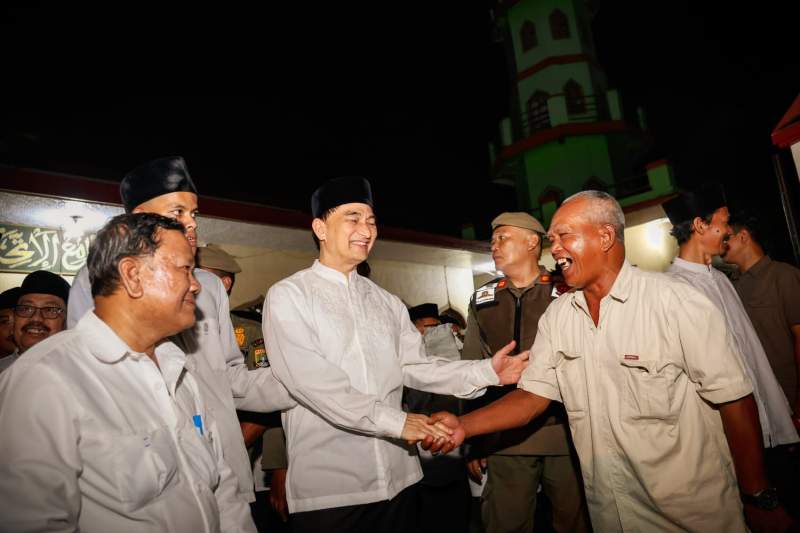 Safari Ramadan 1446 H, Wagub Banten Bagikan Ratusan Paket Bantuan