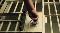 Bukti Tidak Lengkap Suami Dipenjarakan Istri Bebas