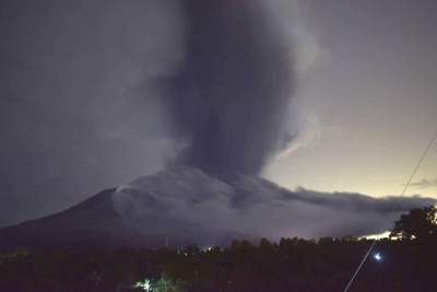 Gunung Sinabung Kembali Erupsi, Tinggi Kolom Abu 3500 Meter