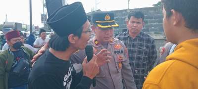 Lingkungannya Bau Menyengat, Kades Cangkudu Dinilai Cuek