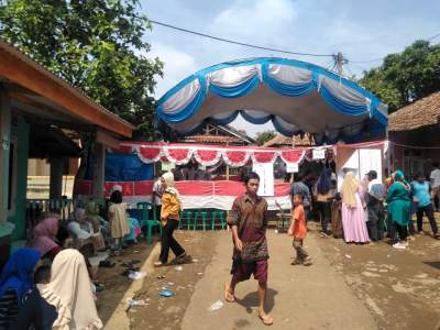 Rela Mengantri, Warga Kota Serang Antusias Hadiri Pencoblosan Pemilu 2019