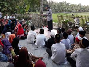 Kang Budi hibur Anak Yatim, Mendongeng Kisah Kekejaman Raja Fir'aun