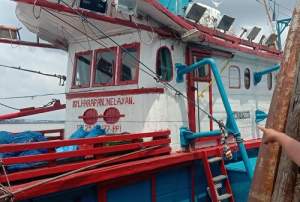 Diduga Kapal Menimbun Bahan Solar ilegal, KM Harapan Nelayan Dipasang Garis Police Line