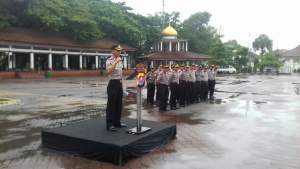  Kapolres Serang Kota AKBP Komarudin saat apel kesiapsiagaan Pilkada 2018.