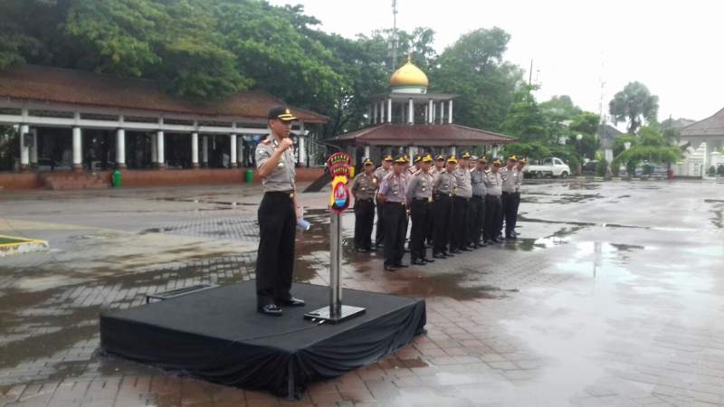  Kapolres Serang Kota AKBP Komarudin saat apel kesiapsiagaan Pilkada 2018.