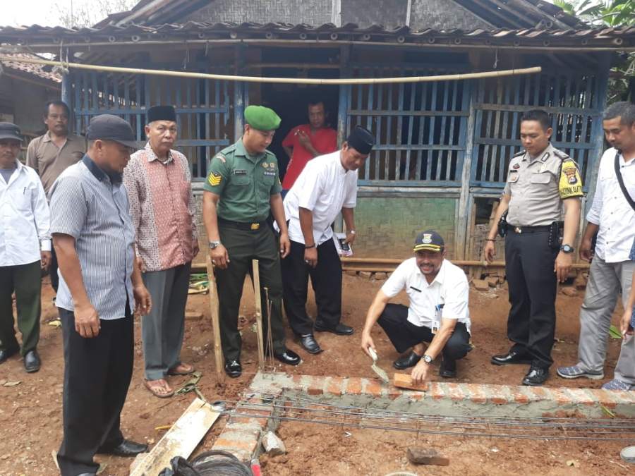 60 Warga Kurang Mampu Di Sukamulya Terima Bedah Rumah Dari Pemkab Tangerang