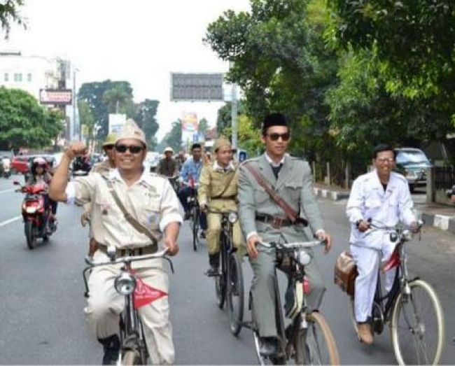 Bogor- Komunitas "Onchom" rayakan hari Pahlawan.(dt)