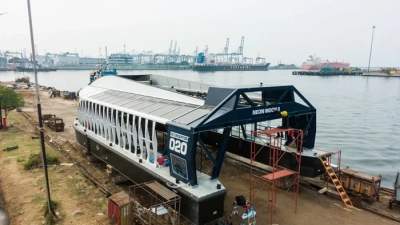 Wow! Coldplay Sumbangkan Kapal Pembersih Sampah untuk Indonesia