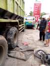 Truk Tanah Di Solear Serudug Angkot Dan 5 Motor